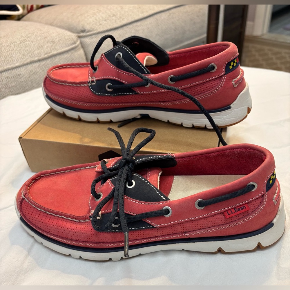 LL BEAN NWOT Portlander Boat Shoes - red salmon and navy blue- Size 7.5